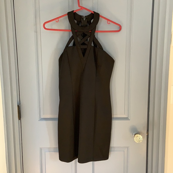 Shapely black mini dress - Picture 3 of 5